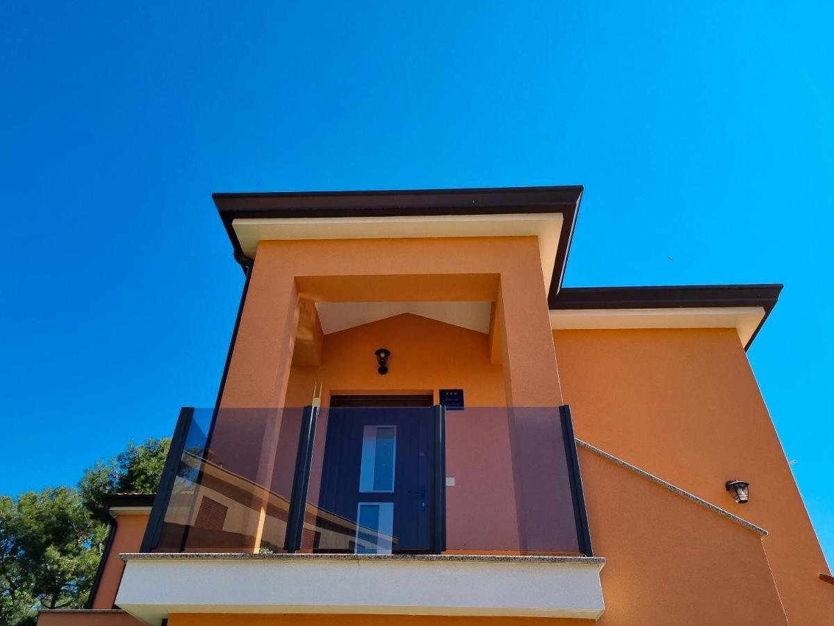 Juli No 2 Apartment Porec Bagian luar foto