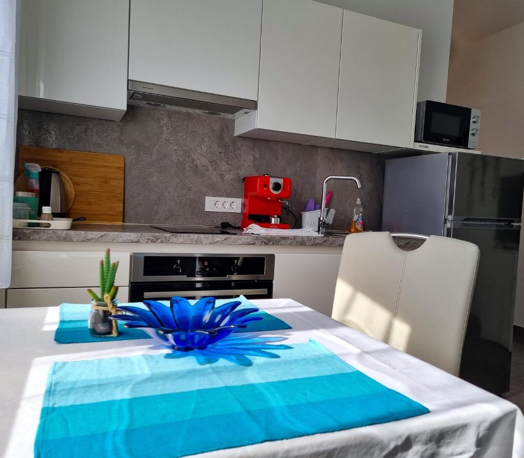 Juli No 2 Apartment Porec Bagian luar foto