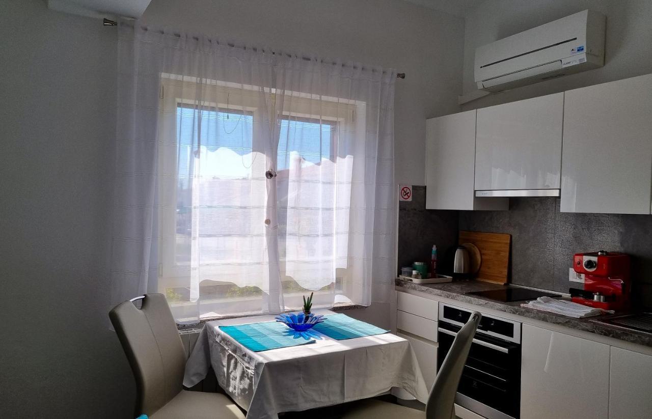 Juli No 2 Apartment Porec Bagian luar foto
